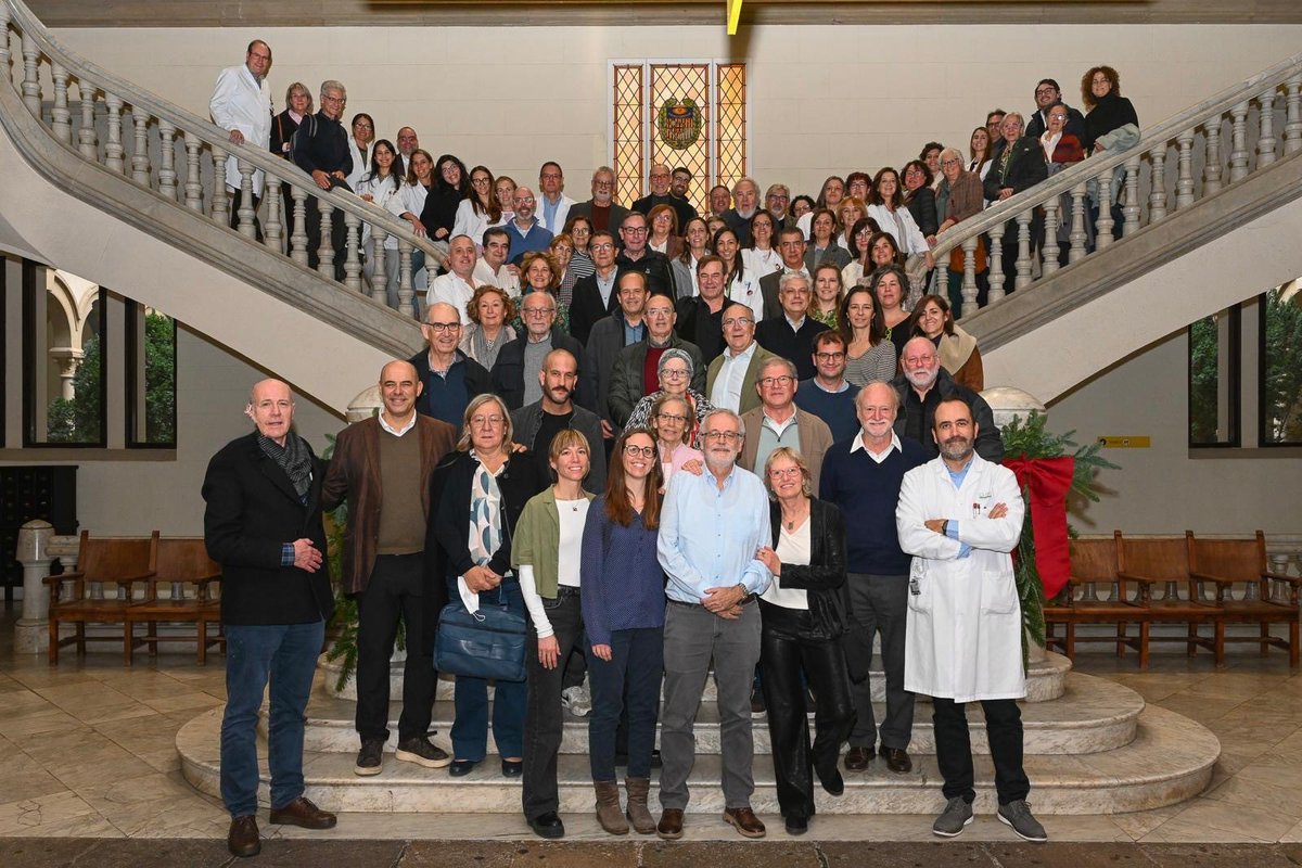 SCReuma's tweet image. 📅 El 12/12, l’ @hospitalclinic va acollir l’acte d’homenatge al Dr. Raimon Sanmartí amb motiu de la seva jubilació.

President de l’@SCReuma (2005–2009) i sempre molt implicat, va rebre un emotiu reconeixement al seu llegat humà i professional👏🏻