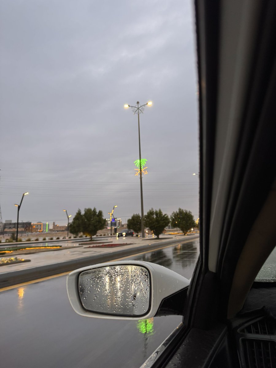 vl50j2's tweet photo. ابطيت ياريح المطر حي جيّتك 
وحي الشعور الي بجيّتك جانا . https://t.co/OX746C2pbg