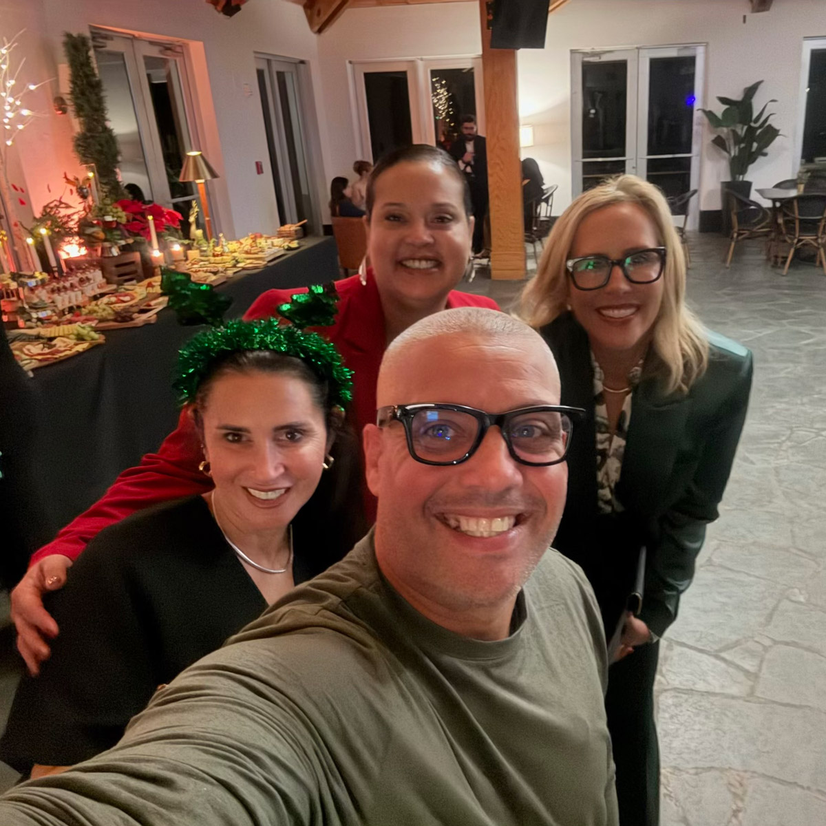 keepawolfson's tweet photo. Judge Andrea Wolfson was all smiles while enjoying the Miami-Dade Public Defender’s Office Holiday Party Friday in Key Biscayne. 🎄🌴💝🎁
Read more: https://t.co/k9MUogH74z
#MiamiDade #KeyBiscayne #HolidayVibes #GivingBack #ToyDrive https://t.co/abnt4gmUEz