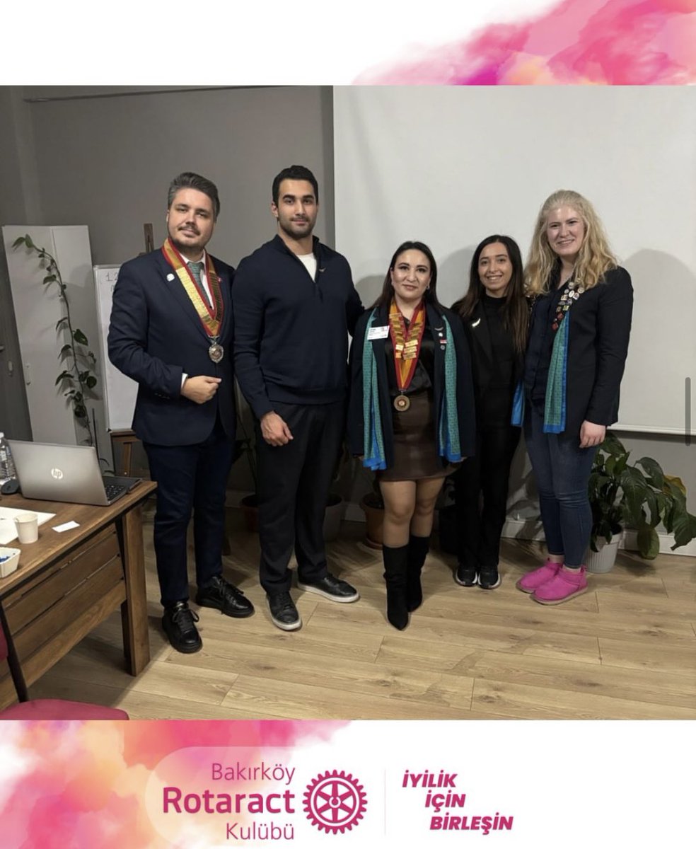 BRT Ziyareti✨

🇹🇷27 Kasım tarihinde, Bakırköy Rotaract Kulübü olarak BRT Ziyaretimizi gerçekleştirdik🙌🏼

Başkanımızın ve BRT’mizin güzel sunumları ardından Boran Berdan Barıkan ile Şule Kara’nın Üyeliğe kabul törenlerini yapıldı🪽