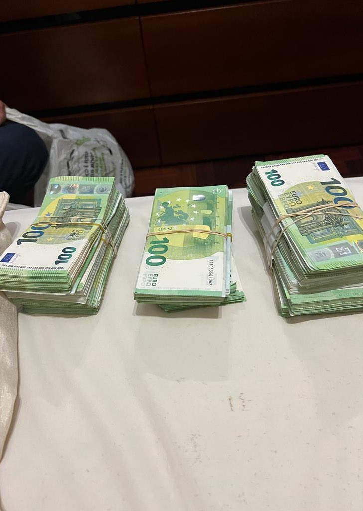 MR. BROWN tweet media