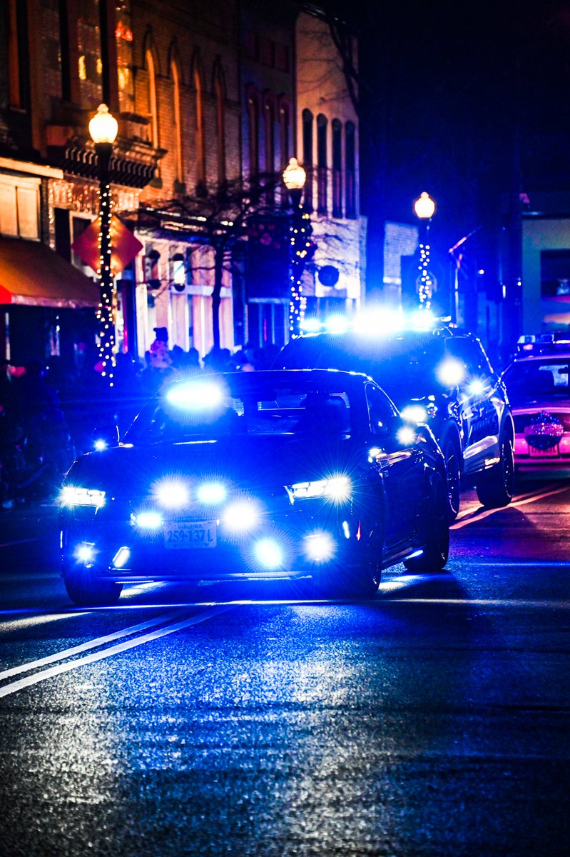 🎄✨ Holiday cheer was everywhere at the Suffolk Holiday Parade! Loved seeing everyone on Saturday. Wishing you all a safe, happy, and festive holiday season! 🎅❄️