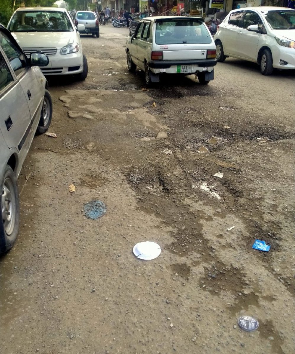 jaidi091's tweet image. @CDAthecapital @RandhawaAli @CMShehbaz @Anjumaqeelkhan @I10Isb #CDACares
Sir please look at this.its Sohni Road I-10 Markaz the busiest area of I-10.The condition of this road is worse than rural roads &amp;amp; the drainage line is completely blocked. Immediate attention is required.