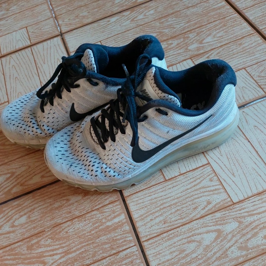 👟 À vendre : mes baskets portées, bien marquées par le temps et mes pas.
Pour amateurs de vibes submissives et passionnés de pieds 👣
Discrétion, respect et échanges sérieux uniquement.
DM✨
#FootFetish #SubVibes #SneakersAddict