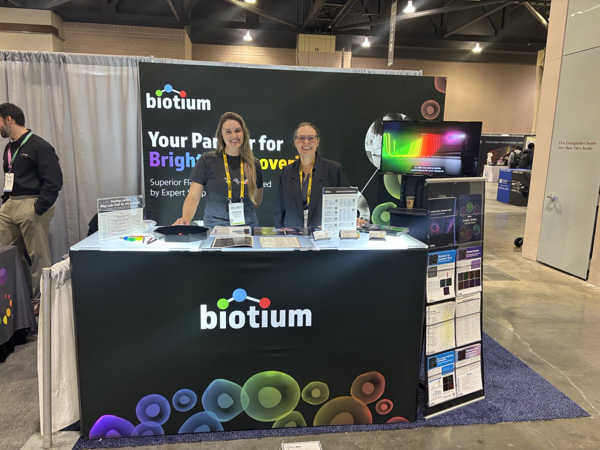 biotium's tweet photo. Happy #MicroscopyMonday from our brilliant team recently at #CellBio25 Booth no. 416!

#scienceconference #sciencetravel #sciencecollaboration #labhelp #scienceconnections #nanobodies #livecellimaging #mitochondria #lysosome #microtubule #fixedcells #cellularimaging #microscopy https://t.co/H7geBtZCt1