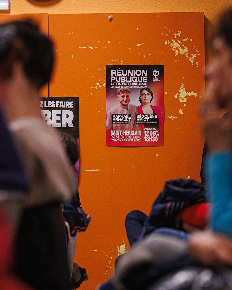 SegoleneAmiot's tweet image. Vendredi soir, nous étions près de 200 pour écouter Raphaël Arnault nous parler de la lutte antifasciste. C'était l'occasion pour moi d'évoquer la lutte antiraciste avec notre ferme opposition au CRA et nos déboires avec la préfecture pour les demandes de naturalisation.
Merci…