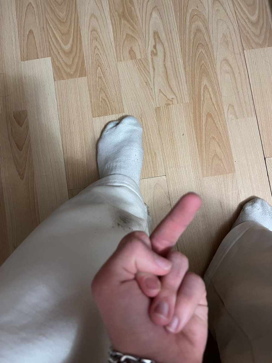 MasterMath006's tweet image. Allez les esclave venez au pieds et servir votre maître vous ne servez qu’à ça #findom #moneyslave #feet #cashmaster