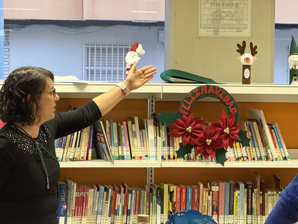 La <a href="/BiblioParla/">Bibliotecas Parla</a> Gloria Fuertes se ha llenado de mucha magia ✨ con los 𝐓𝐚𝐥𝐥𝐞𝐫𝐞𝐬 𝐝𝐞 𝐍𝐚𝐯𝐢𝐝𝐚𝐝. 🎄

La concejala de Cultura, <a href="/GemaGmagt/">Gema</a>, no se ha querido perder cómo han disfrutado de una tarde genial muchos peques de #Parla…

🧵