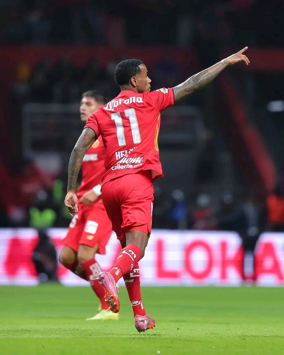 AngelNarvaezMX's tweet photo. ¡Felicidades! al Toluca y a su afición, por coronarse bicampeón del fútbol mexicano, al derrotar en la final, en tanda de penales, a Los Tigres de la UANL, por marcador de 9-8. #TorneoApertura2025 de la Liga MX. Encuentro celebrado este 14 de diciembre en el estadio Nemesio Diez. https://t.co/Oqu9jK9NDB