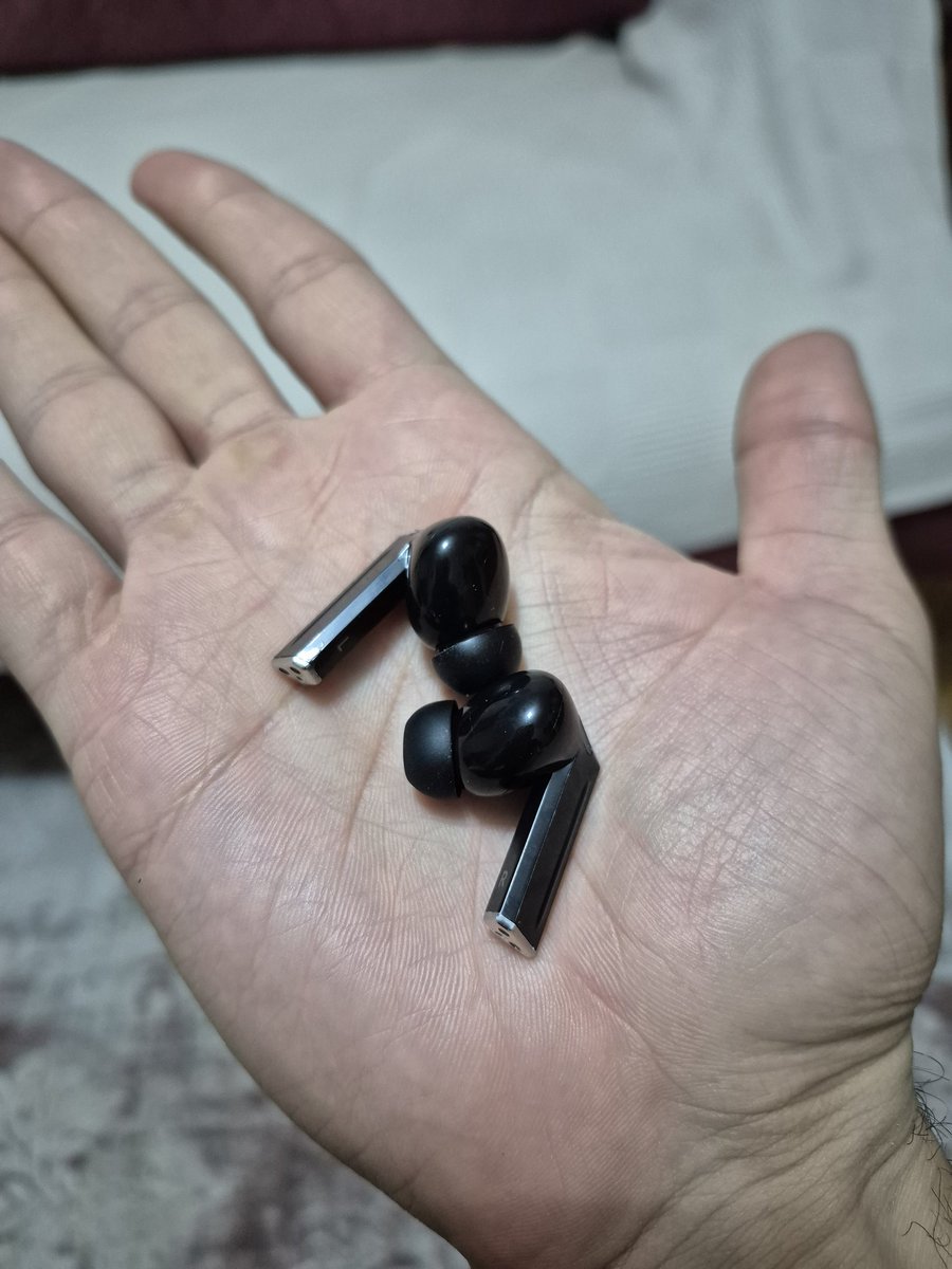 muhammdmasum's tweet photo. idefixten bi kulaklık alalım dedik, satıcı sağ olsun sahte ürün yollamış. Ne ürünün kasa rengi tutuyor, nede ses kalitesi. Amblajı açılmış ürün diye ücret iadesi yapmıyorlarmış, kutuyu açmadan ürünü nasıl göreceksek !
@idefix
#idefix https://t.co/VeKuZbeUFe