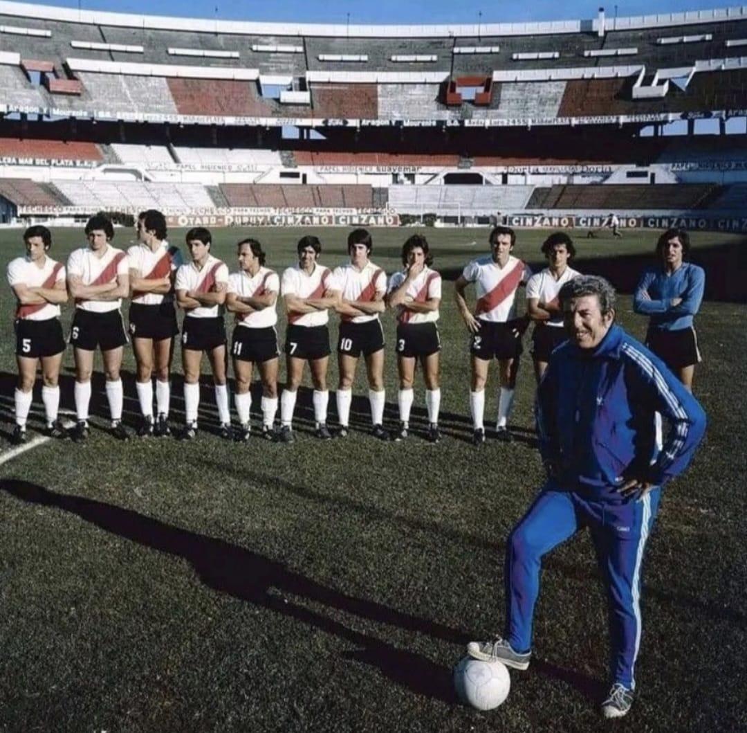 El maestro Ángel Labruna en el Monumental 🤩🏟️