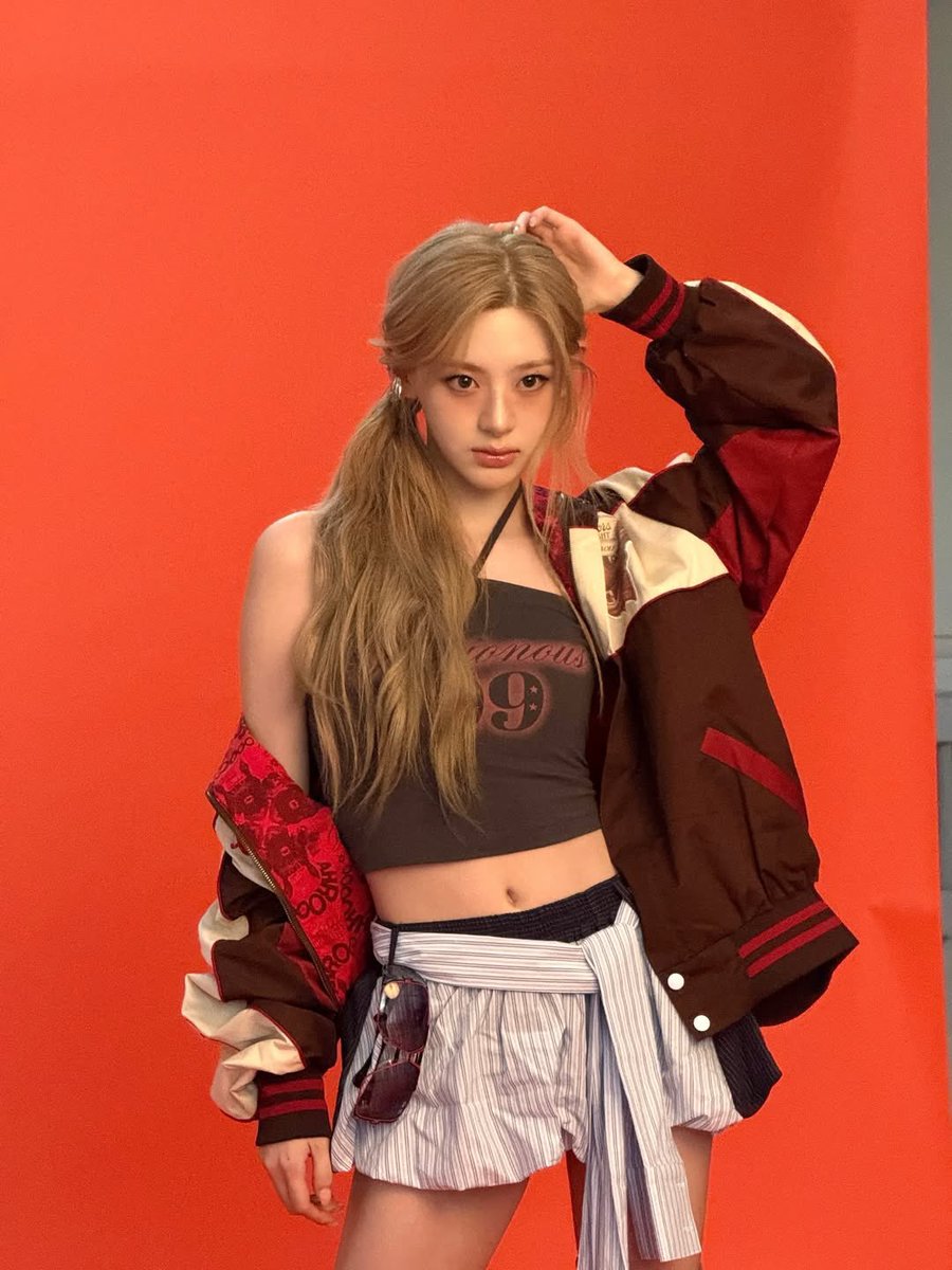 for seeun ᰔ ia tweet media