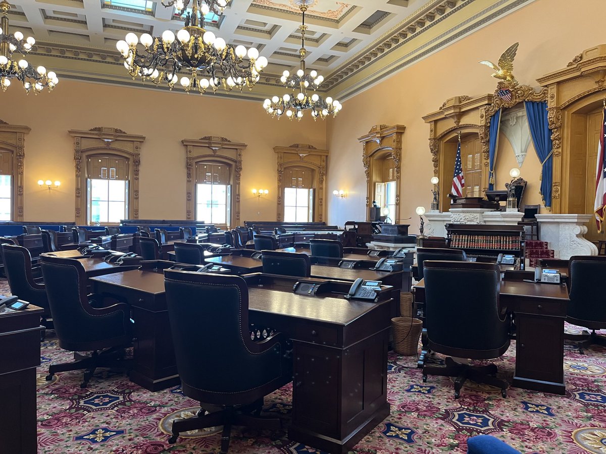 cingram32's tweet image. Happy Holidays!! Finally a time of PEACE at the Ohio Senate Chamber.🙏🏽