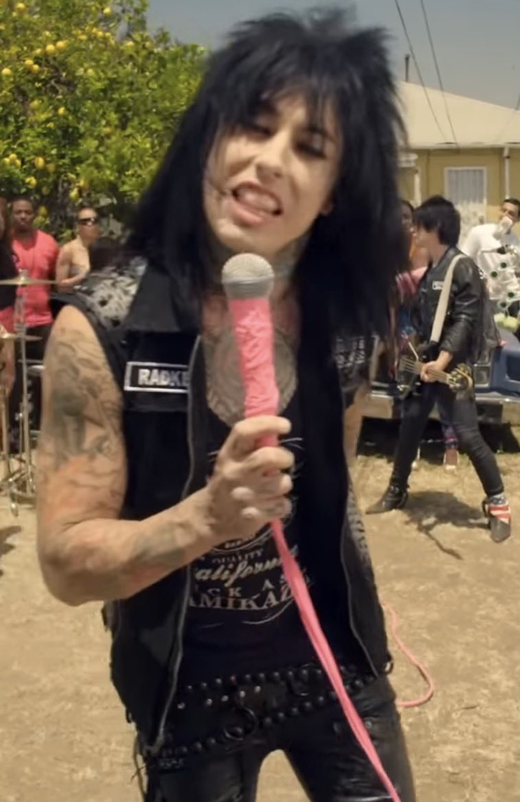 alternative221's tweet image. Don’t call yourself a man @RonnieRadke  you a pussy ass crybaby that cries wolf when he’s being ignored . I want all your smoke bro I’ll give you a time and place