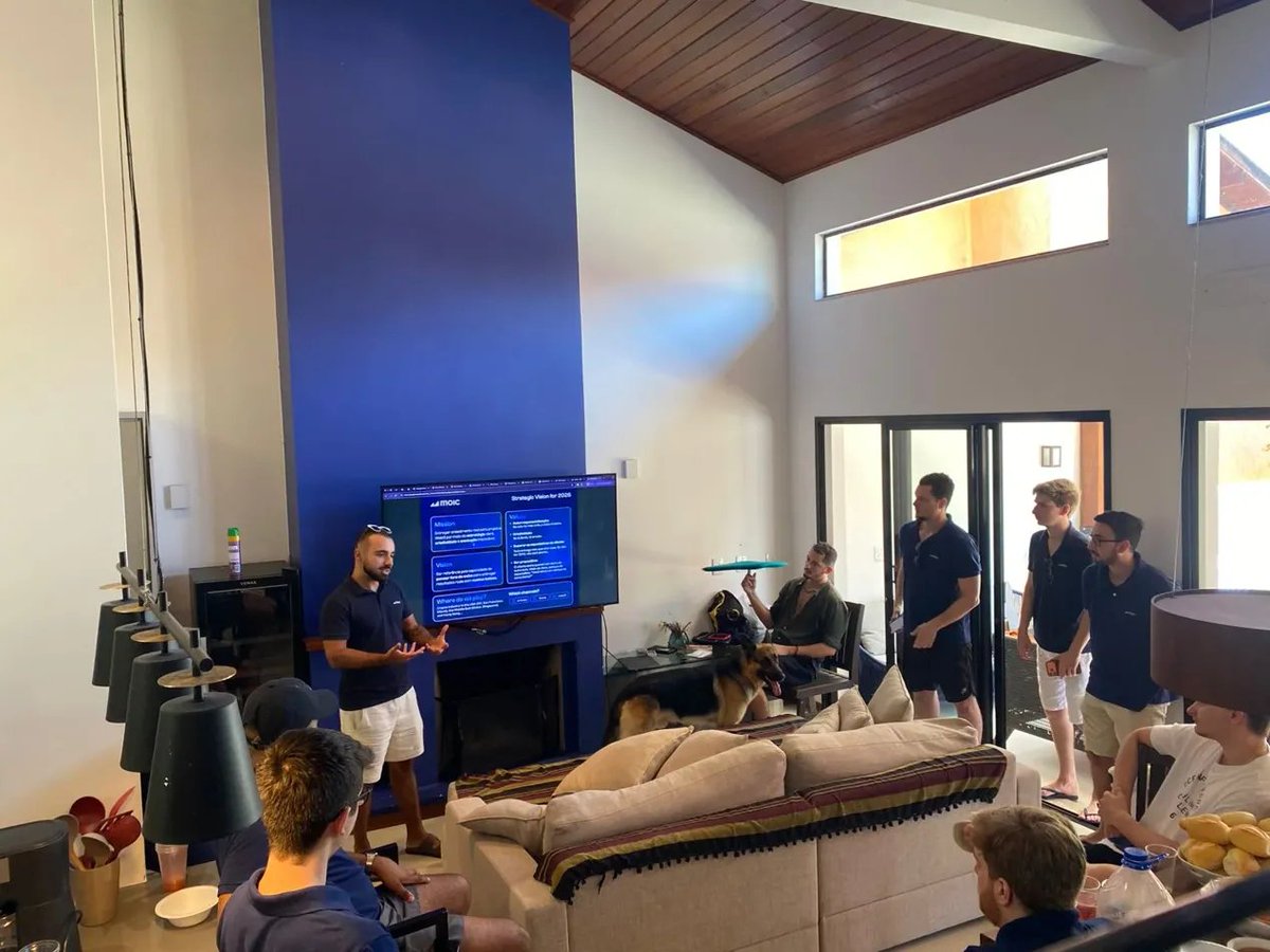 Last weekend the whole MOIC crew went full offsite mode

Strategy sessions, 2025 plotting, pool vibes, and probably too much food (and drinks).

2025 set the stage. 2026 the tsunami hits.  🌊

Tagging all the legends that made this year epic 👇

<a href="/rberfran/">Rogério</a>
<a href="/0xPsveiga/">Pedro | MOIC Digital</a>
