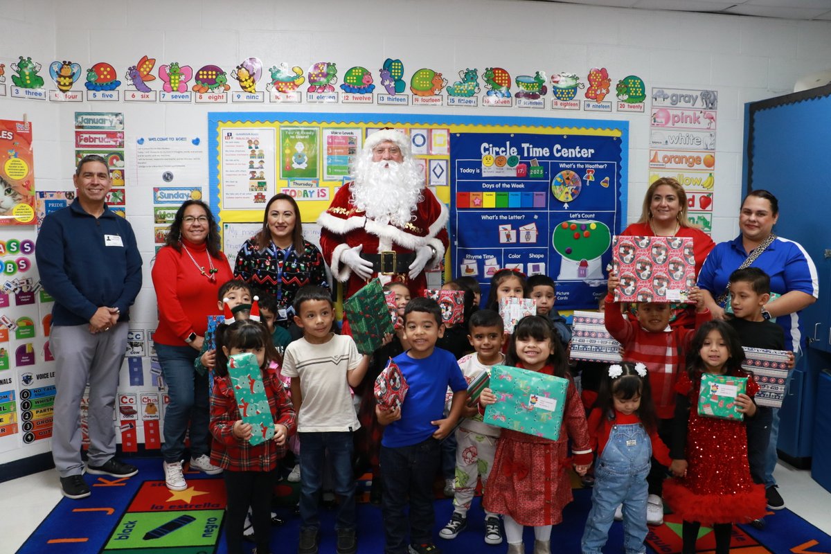 🎅🎄 Santa made a special stop today! Our HCDD1 Santa and elves visited San Carlos &amp; Monte Alto Head Start, spreading Christmas cheer with gifts and smiles 🎁✨

Thank you to the amazing school staff and Pct. 1 Commissioner David L. Fuentes for helping make this possible. ❄️🎄