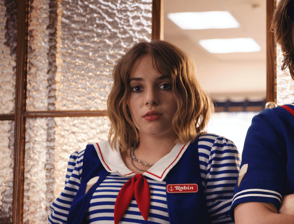 Azim65784141's tweet photo. @Stranger_Things Because of this trailer, everybody thinks either Steve or Dustin die but I don't know why but I'm like 100% Robin will die. Jonathan, Hopper and with little percentage Eleven also die. 
#StrangerThings5 https://t.co/hJDxjeEjTT