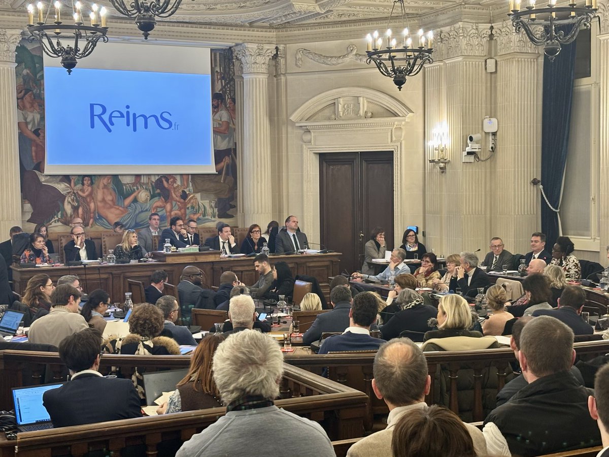 Minute friandise : « Nous aussi on continuera à donner des chocolats aux vieux ! » Jean-Claude Philipot (Rassemblement national) dans le texte… Ambiance de fêtes pour le dernier conseil municipal de l’année à #Reims