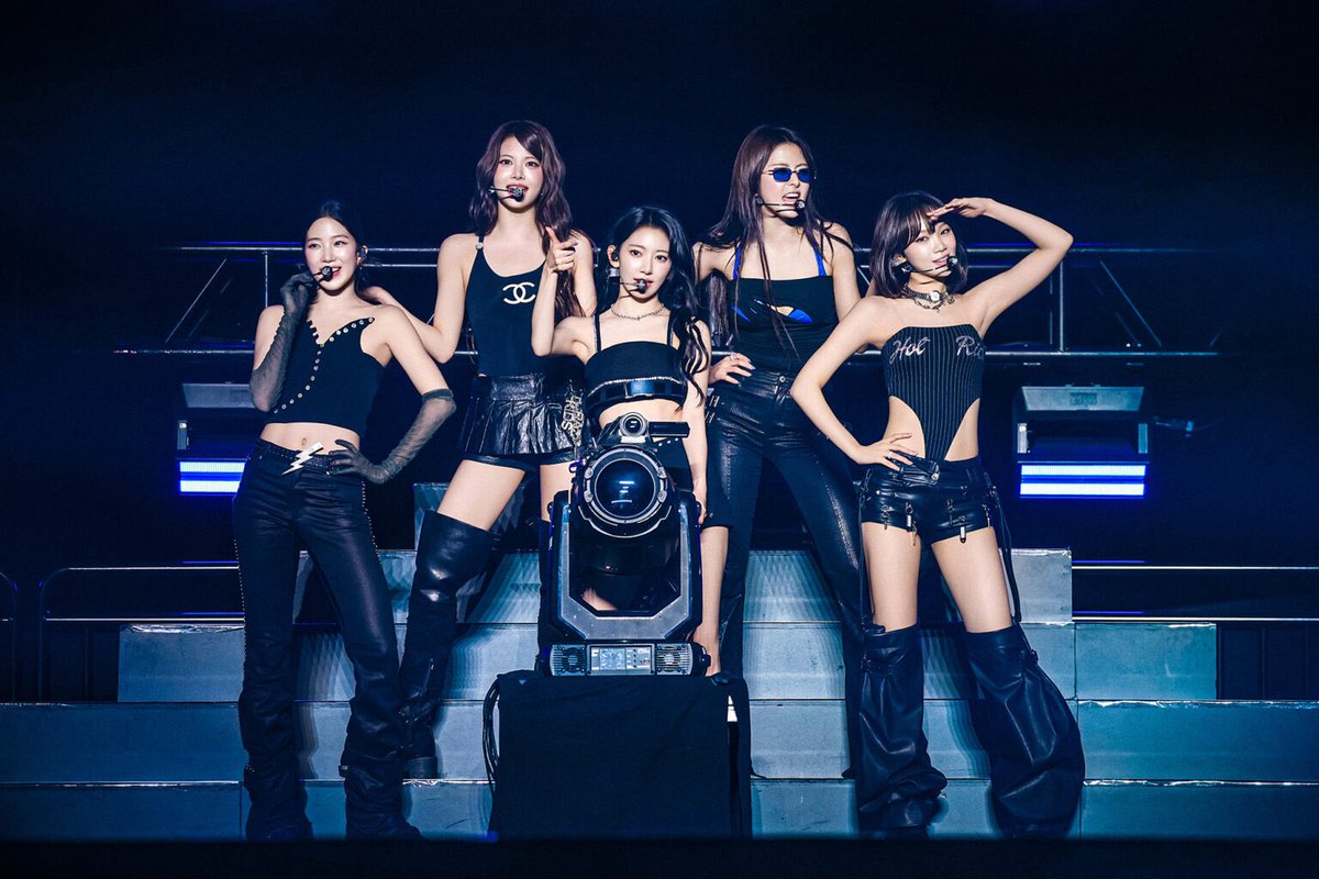 EASY CRAZY HOT」ワールドツアーは、2025年に女性アーティストによるK