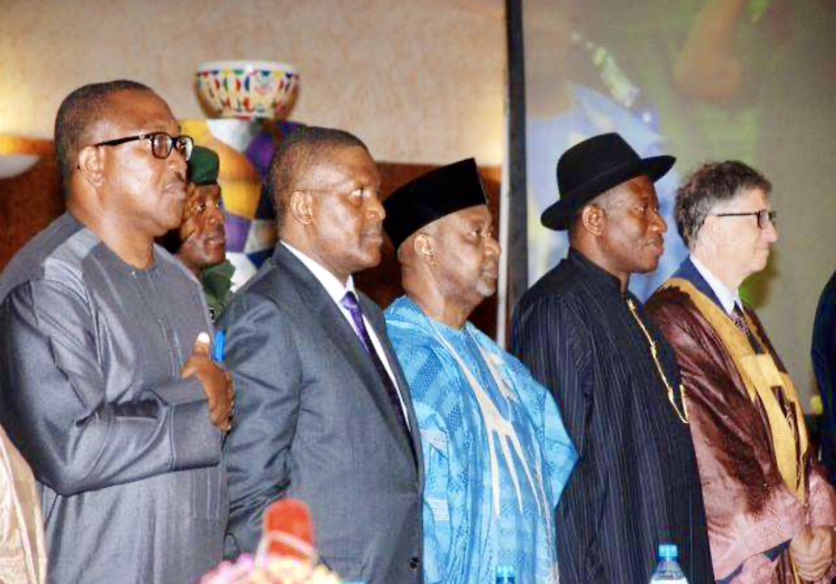 firstladyship's tweet image. Dear Nigerians, PAY ATTENTION

To how Aliko Dangote is exposing everything. I hope you listened to everything he has said?

Can you see how Nigeria is deliberately rubbishing the richest person in africa, who is equally the richest black person on earth?

This is the USD…