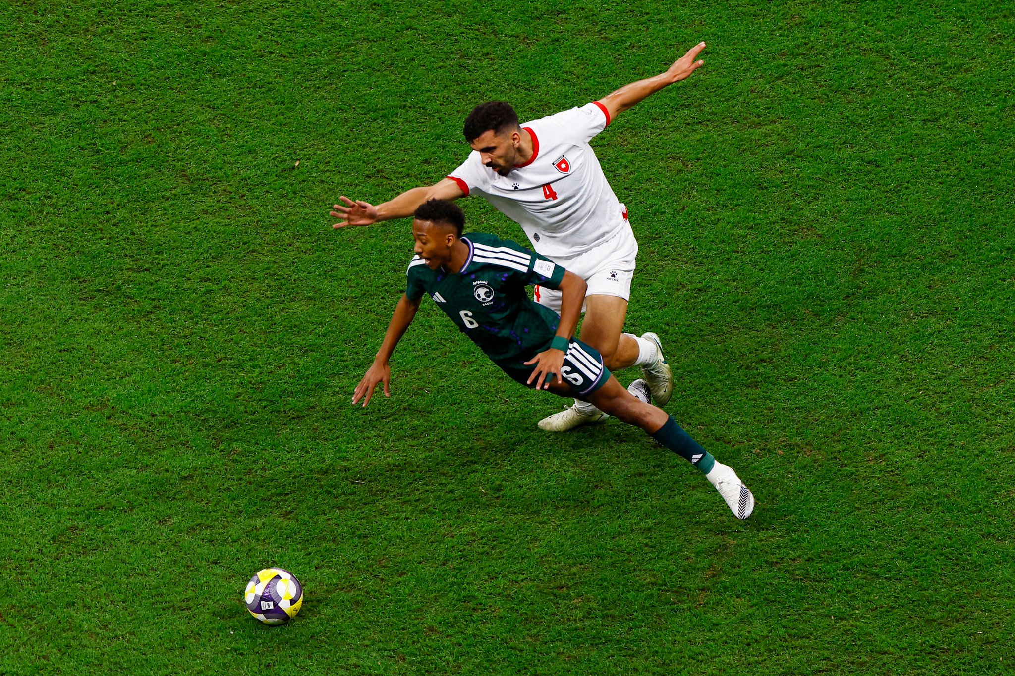 الدقيقة 30... التعادل السلبي يخيم على قمة السعودية الأردن في مواجهة لم ترتقي للمستوى المتوقع إلى الآن #كأس_العرب 