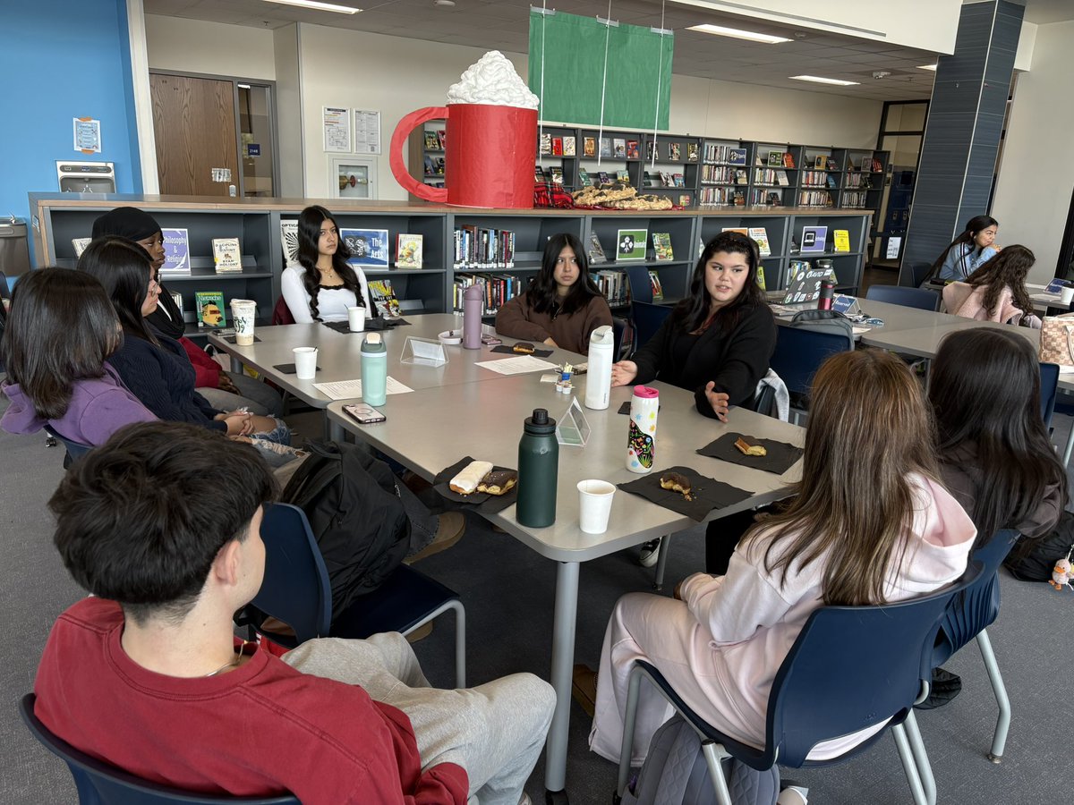 Our 2nd Coffee with College Cats was a success! Thank you to Payton and Maritsa from <a href="/IllinoisStateU/">Illinois State</a> and Ada from <a href="/DePaulU/">DePaul University</a> for sharing your knowledge with AVID 12! #coffeewithcollegecats <a href="/WegoAVID/">West Chicago AVID</a> <a href="/AVID4College/">AVID</a> <a href="/CHSD94/">Community HS Dist 94</a>