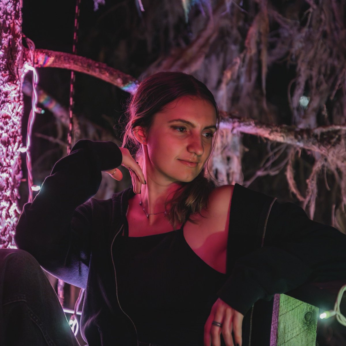 subdotmission's tweet image. AGENCY ANNOUNCEMENT

We are thrilled to present our most recent addition to the team! Please join us in welcoming @athena_audio to the Sub.mission Agency roster!

For bookings and more information, please contact corey.pfaff@subdotmission.com!
--
subdotmission.com/?profile=athena