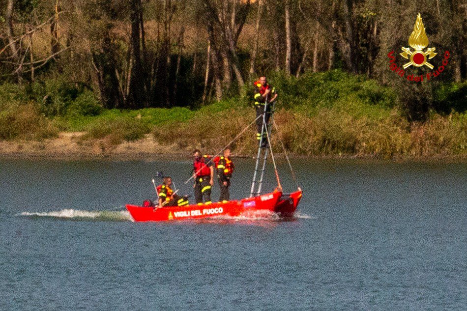 vigilidelfuoco's tweet image. Addestramento sul #Po, a Casale Monferrato.
Uso dei gommoni di salvataggio, recupero di persone in difficoltà, manovre complesse in presenza di corrente: giornate intense per i #vigilidelfuoco di Vercelli e Biella per affinare le tecniche di soccorso fluviale, simulando emergenze…