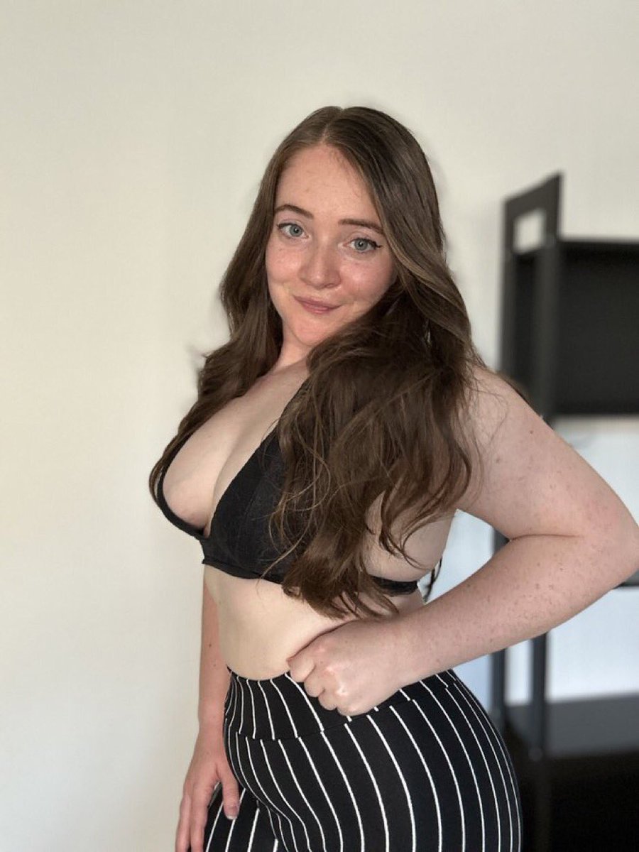 Wintery Renee tweet media