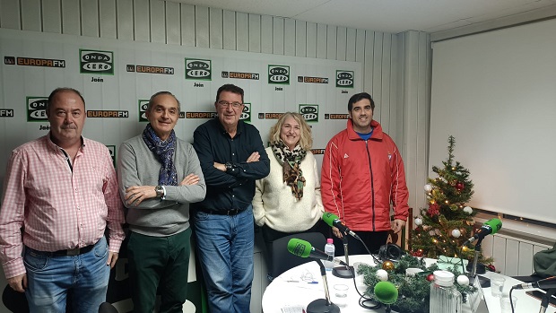 🚨🚨Ya estamos en #streaming con <a href="/Radioestadio/">Radioestadio</a> de Jaén, la tertulia de cada lunes con <a href="/CarmenCoboRuiz1/">Carmen</a> <a href="/garru_82/">Nono</a> Ramón Calderón  y <a href="/JoseMagama1969/">Txema Magamix</a> . Además <a href="/LaTrincheraLD/">LaTrincheraAzulilla</a> e <a href="/Ivan_ochando22/">Capo Pantuflas</a> ¡Síguenos y pincha este enlace! ⬇️⬇️
acortar.link/FvS1HT