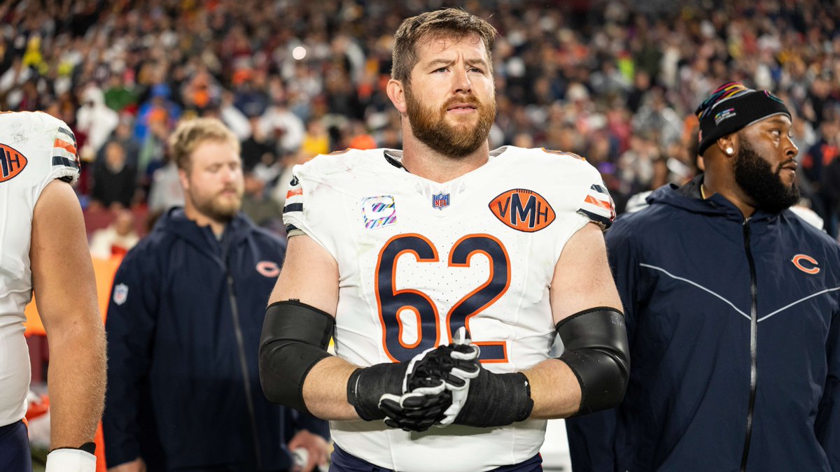 Chicago #Bears guard Joe Thuney through 14 games.

-964 snaps
-0 sacks
-1 QBH
-10 hurries
-2 penalites. 

All-Pro. Pro Bowler. No doubt.