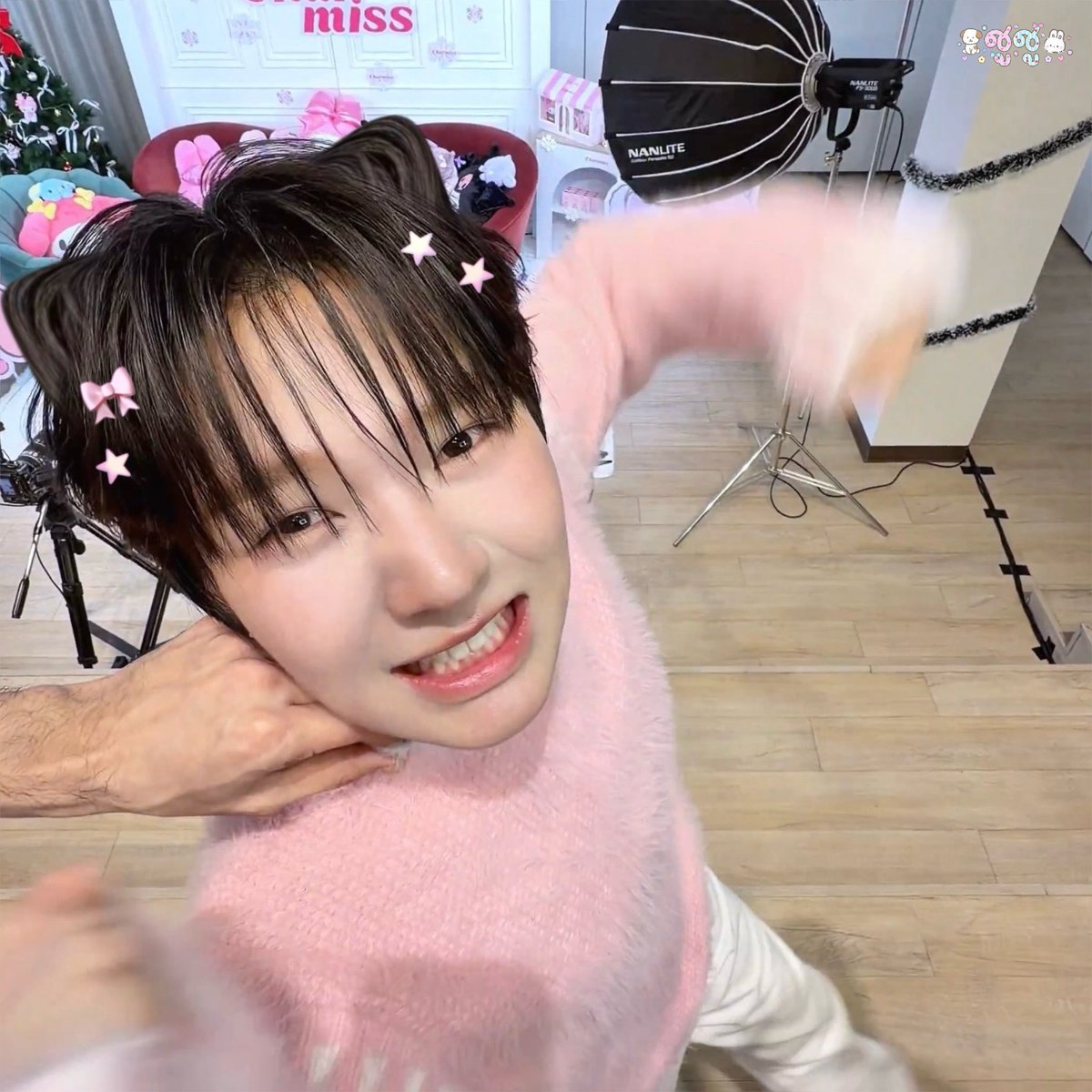 รอยยิ้มและความสดใสที่โอ๋โอ๋เฝ้าถนุถนอมมาอย่างดี ไม่ยอมให้ใครมาพรากมันไปง่ายๆหรอกนะ
⟡ ݁₊ . #กล่องกำลังใจให้น้ำปิง  ♡⸝⸝