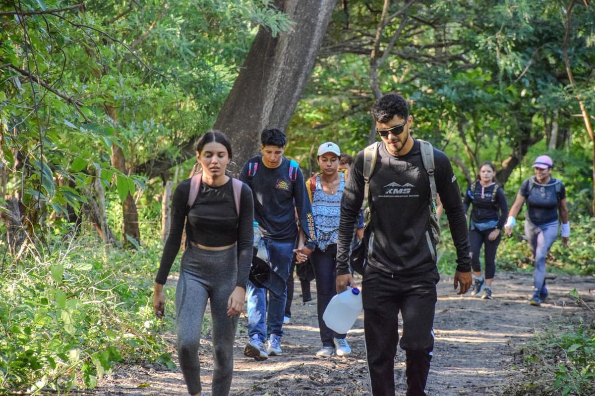 VivaNicaragua13's tweet photo. ⛰️ ¡Aventura extrema en el volcán San Cristóbal!

Amantes del senderismo y la naturaleza participaron en el Reto Extremo Volcán San Cristóbal en Chinandega. Con 1,745 metros sobre el nivel del mar, este volcán promete una experiencia inolvidable.💪 

#RetoExtremo #Senderismo https://t.co/DGXVdTDFFw
