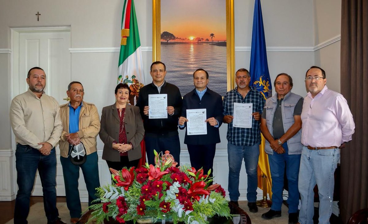 📍#Jalisco

Se firmó un convenio de conciliación entre el ejido Atotonilquillo y el Ayuntamiento de Chapala, mediante el cual se establecen las bases para la cesión de un solar urbano destinado a la construcción de un bachillerato tecnológico, un espacio deportivo y una guardería