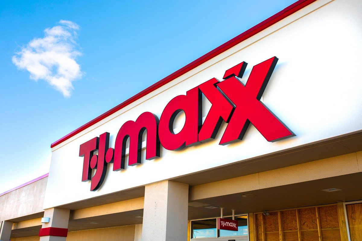 Need to make $100 today?

Go here (no ski mask needed...)

Here's what you can buy and sell for a profit: 🧵