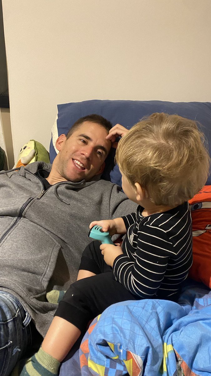 372 días sin ver esa sonrisa, sin que pueda abrazar a su bebé, incomunicado, aislado. La Violación a los Derechos Humanos, al Debido Proceso, Derechos Fundamentales, es una clara referencia a Crímenes de Lesa Humanidad. 

Nahuel Agustín Gallo no está preso, ni detenido, está en