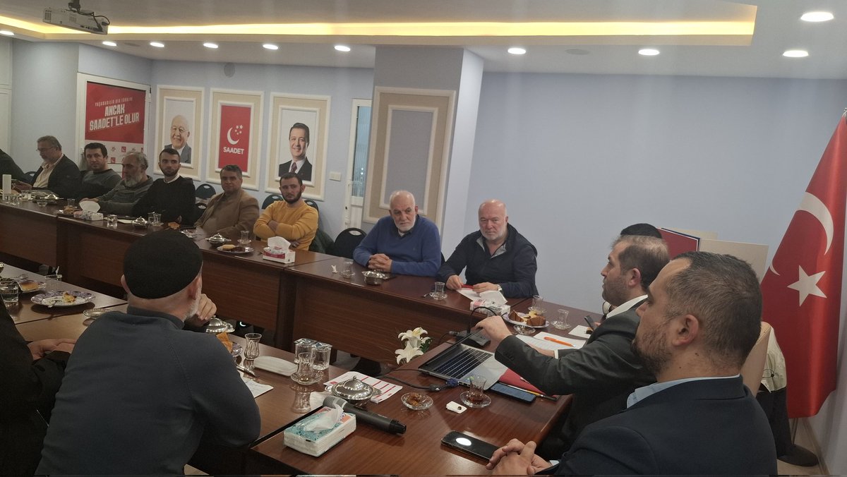 Saadet Partisi Kağıthane İlçe Teşkilatı olarak haftalık yönetim kurulu toplantımızı ilçe merkezimizde verimli bir şekilde gerçekleştirdik.

Yeni haftaya “Bismillah” diyerek azim ve kararlılıkla başlıyoruz.

Milletimizin saadeti ve adaletin tesisi için çalışmalarımıza aralıksız