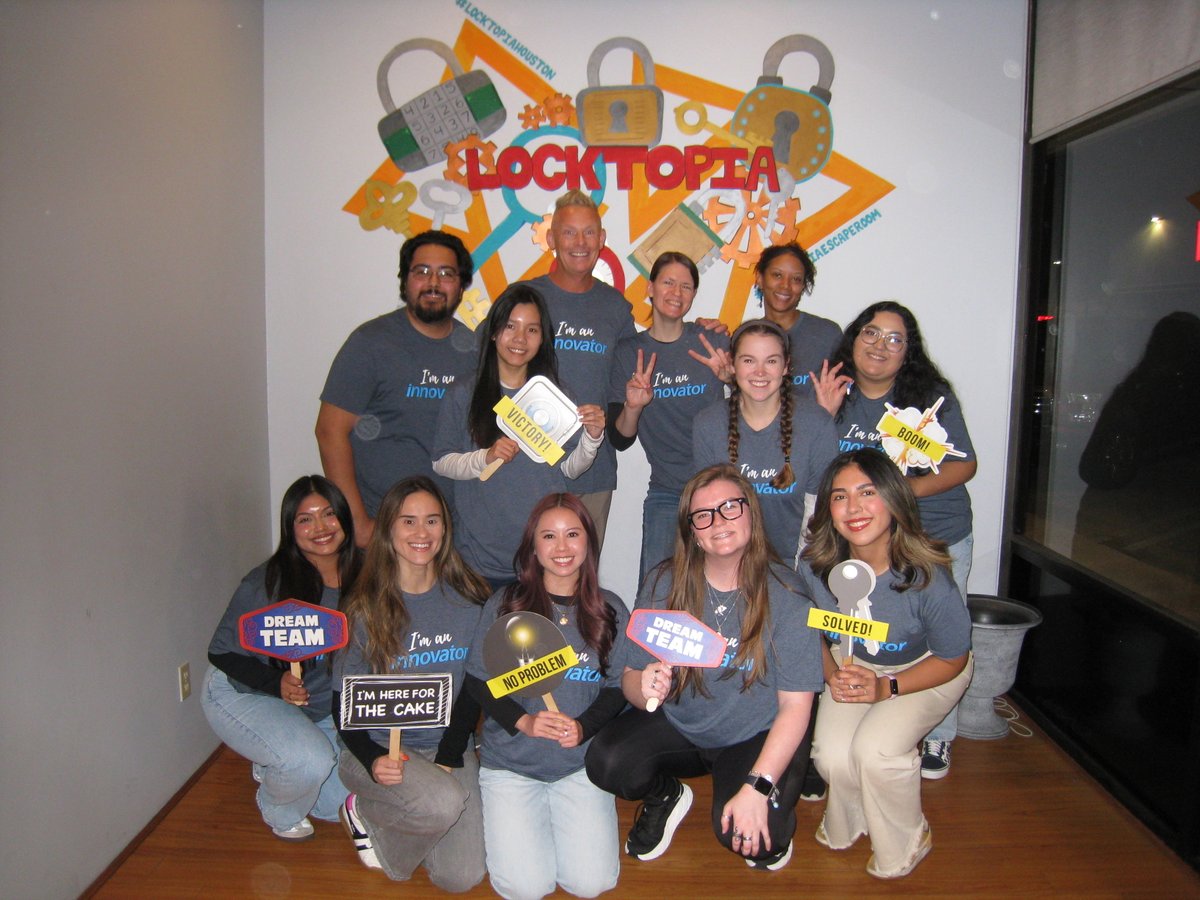 Innovate_DM's tweet image. 🎄🧩🔒Cracking clues, building teamwork, and celebrating the season! Our Houston office celebrated our Annual Innovate Holiday Party &amp;amp; Team Outing at Locktopia Escape Room! Nothing beats ending the year with an amazing team! ✨🎁 #InnovateDentalMarketing #TeamOuting #HolidayParty