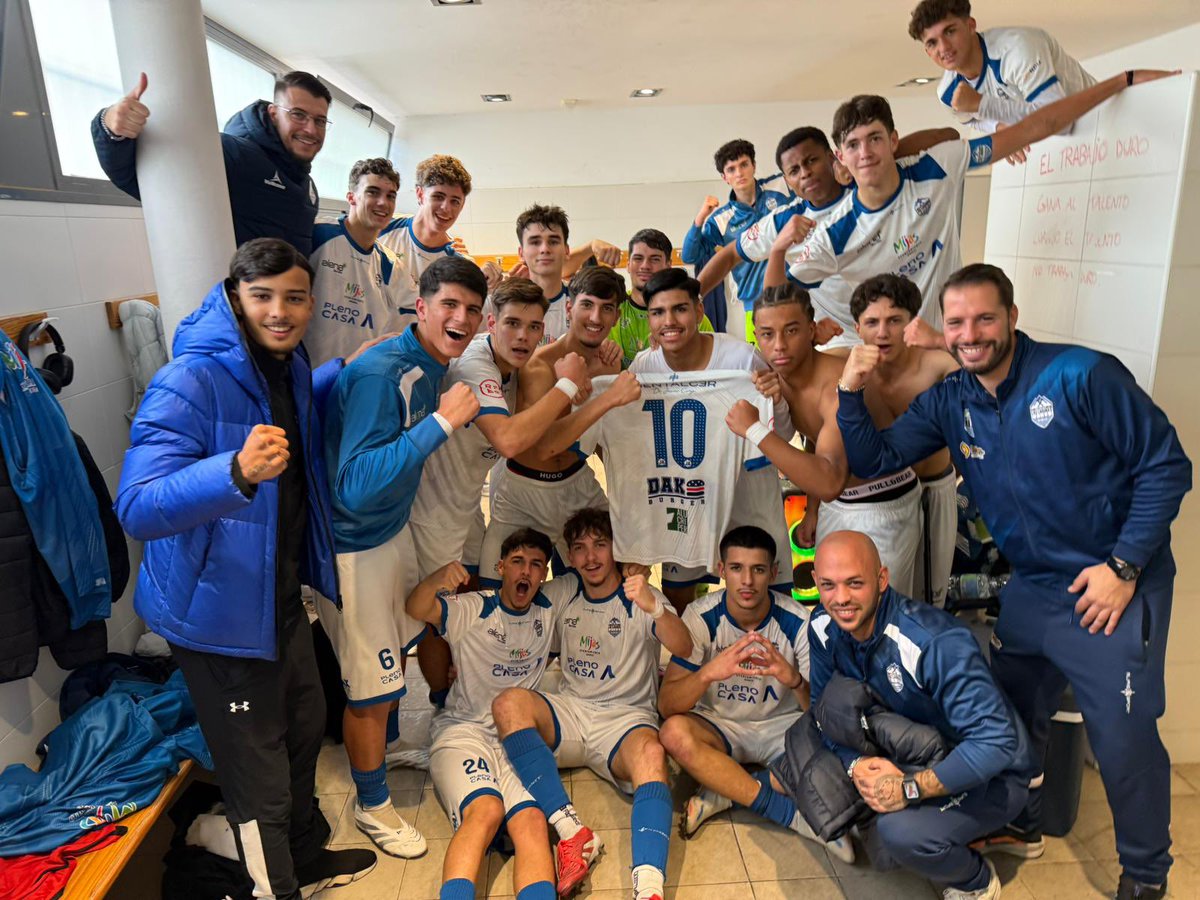 Cuatro meses después, y con mucha paciencia y trabajo logramos la primera victoria fuera de casa ante el líder. <a href="/U_D_Almeria/">UD Almería</a> 
Orgulloso de la fortaleza mental de este grupo, que en estos meses no hemos logrado igualar la dinámica de puntos en casa. 
<a href="/cpmlaslagunas/">C.P. Mijas-Las Lagunas</a> 🔵⚪️