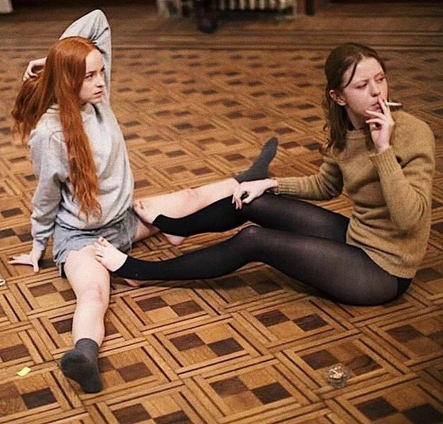 gothfiles's tweet image. mia goth and dakota johnson on the set of ‘suspiria’, 2018
