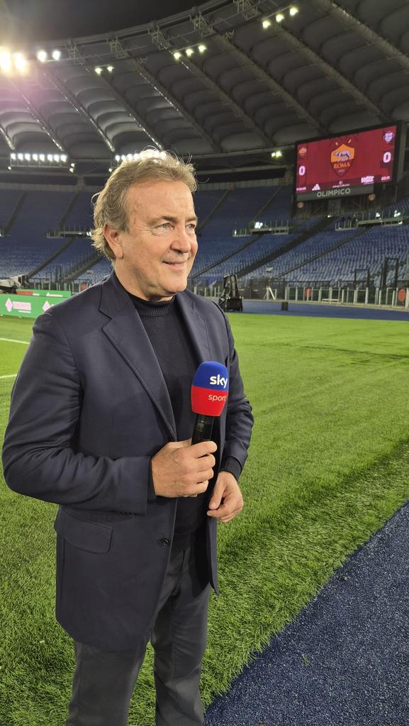 Formazione #Ufficiale 
Roma 
3-4-2-1 
Svilar 
--- 
Mancini 
NDicka 
Hermoso 
---- 
Wesley 
Konè 
Cristante 
Rensch 
---- 
Soulè 
Pellegrini 
---- 
Ferguson 
---
#RomaComo