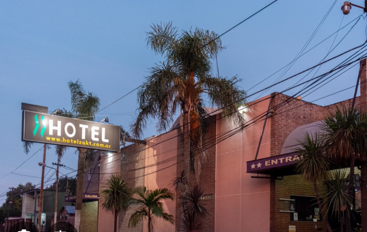 MarcossCast's tweet image. "TOMANDO CHAMPAGNE, EN LA TERRAZA DE UN HOTEL BOUTIQUE"...
EL HOTEL...
@bbsanzo @UnDinamo