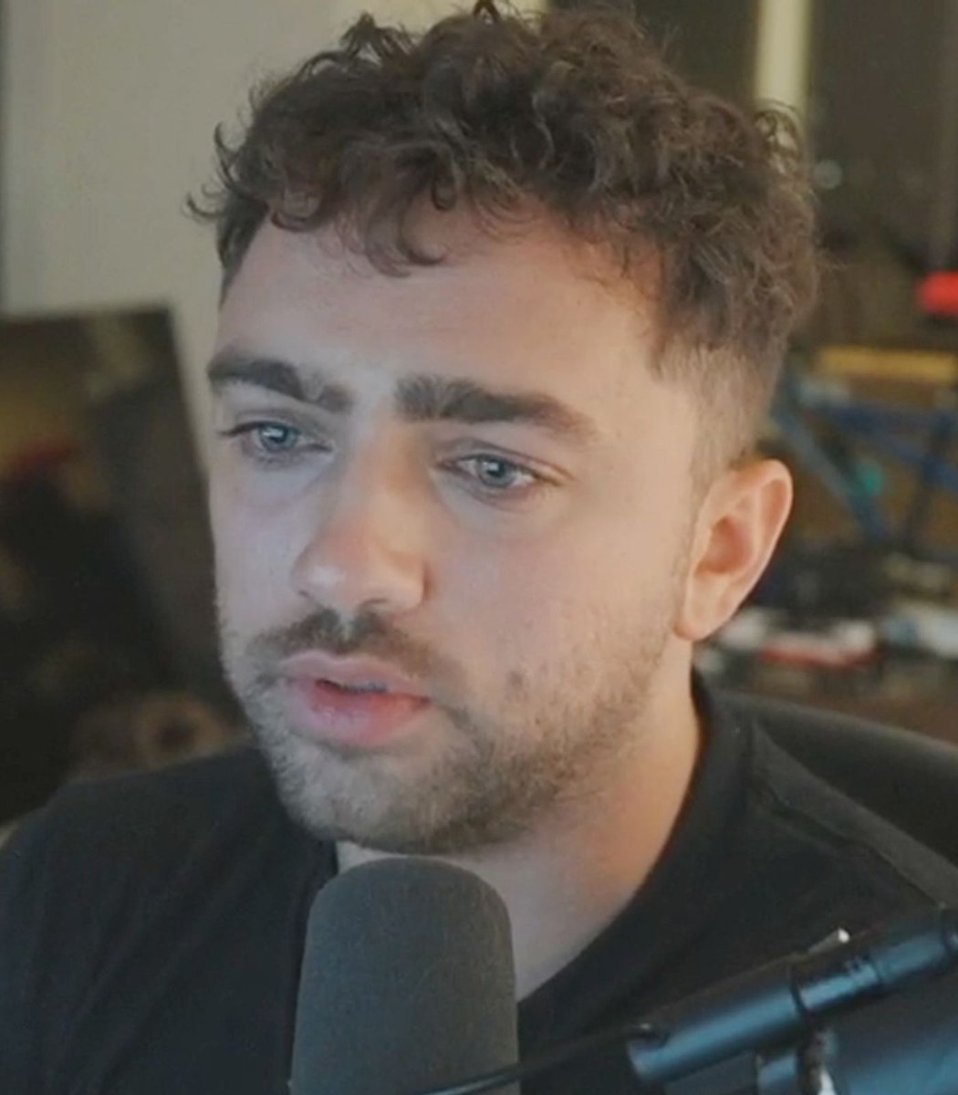 Dexerto's tweet image. Mizkif has announced he is leaving Twitch and will be streaming on Kick