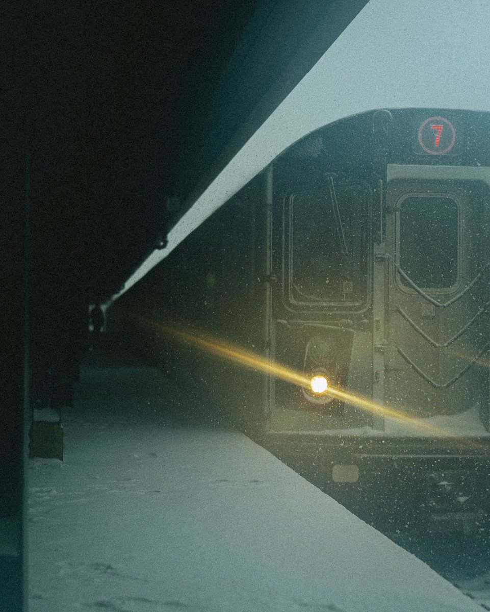 Modoshoot's tweet image. SNOW DAY IN NYC❄️📷