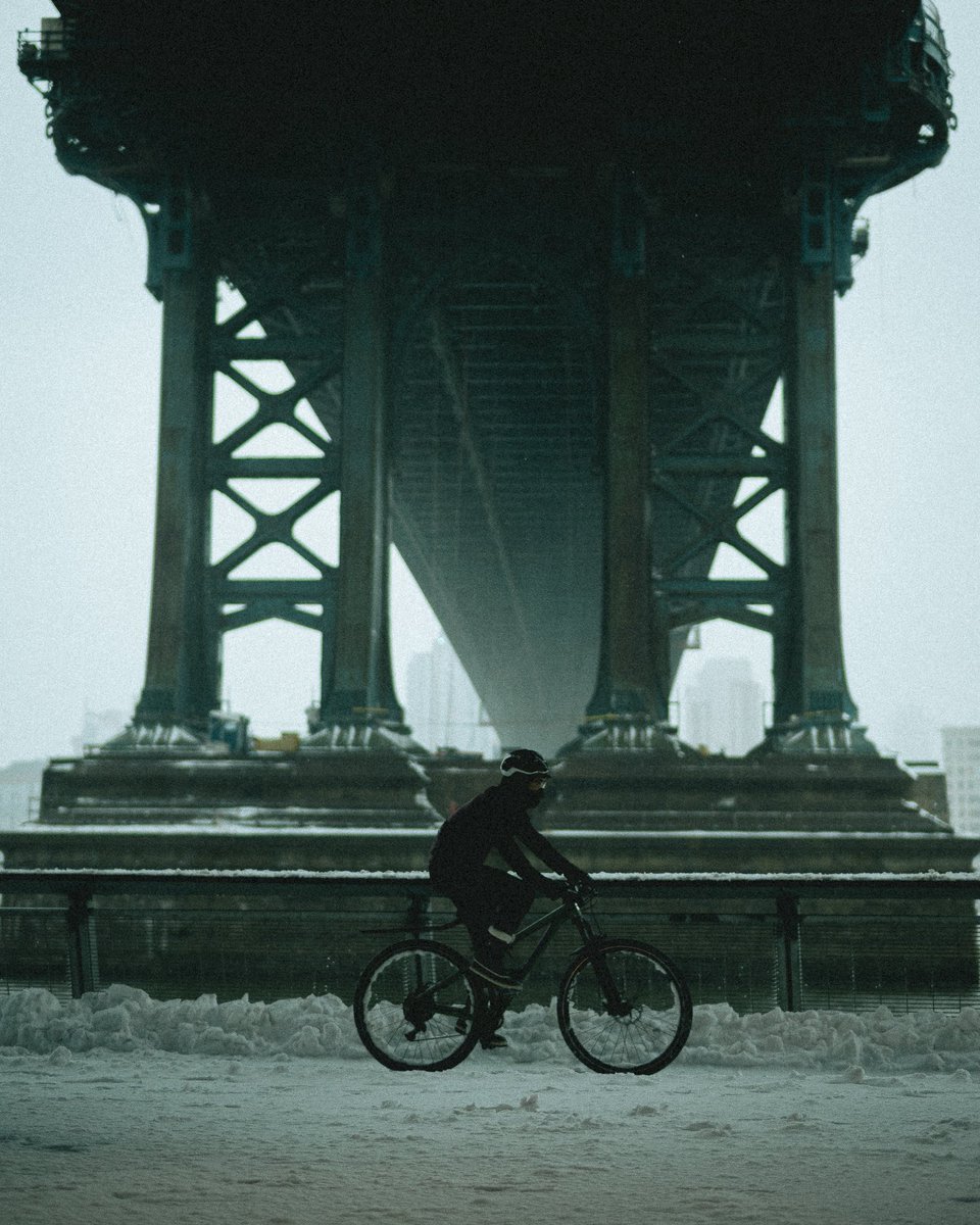 Modoshoot's tweet image. SNOW DAY IN NYC❄️📷