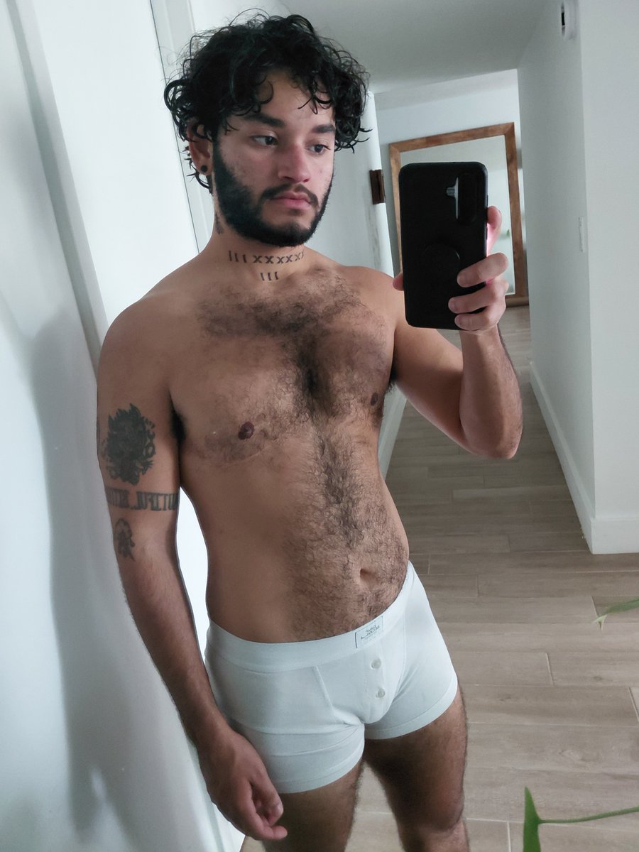 FTMdevon's tweet photo. Feeling better usually looks better too
#ftm #transmasc #BeforeAfter https://t.co/TG2PPMNVDn