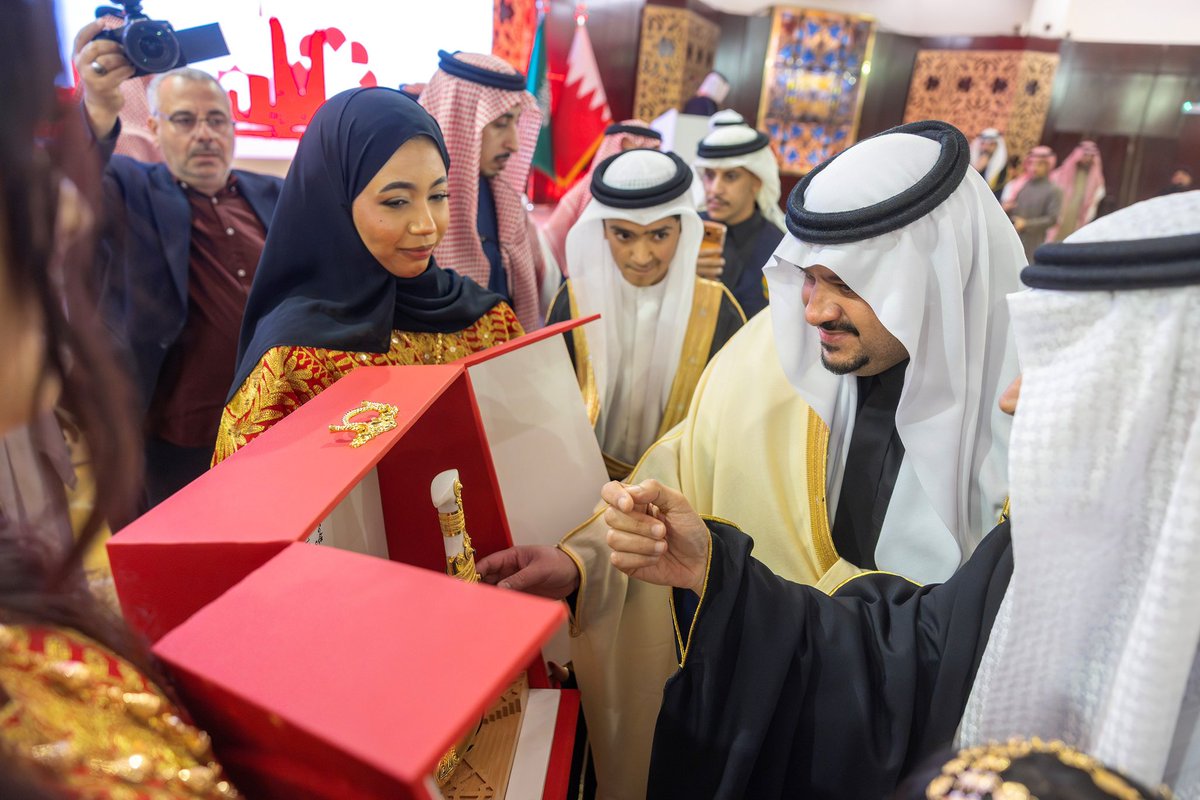 BahrainEmbKSA's tweet image. سفارة مملكة البحرين لدى المملكة العربية السعودية تقيم حفل استقبال بمناسبة الأعياد الوطنية وعيد الجلوس السادس والعشرين لحضرة صاحب الجلالة الملك المعظم، بحضور صاحب السمو الملكي الأمير محمد بن عبدالرحمن بن عبدالعزيز آل سعود نائب أمير منطقة الرياض، وبمشاركة رسمية وشعبية واسعة.