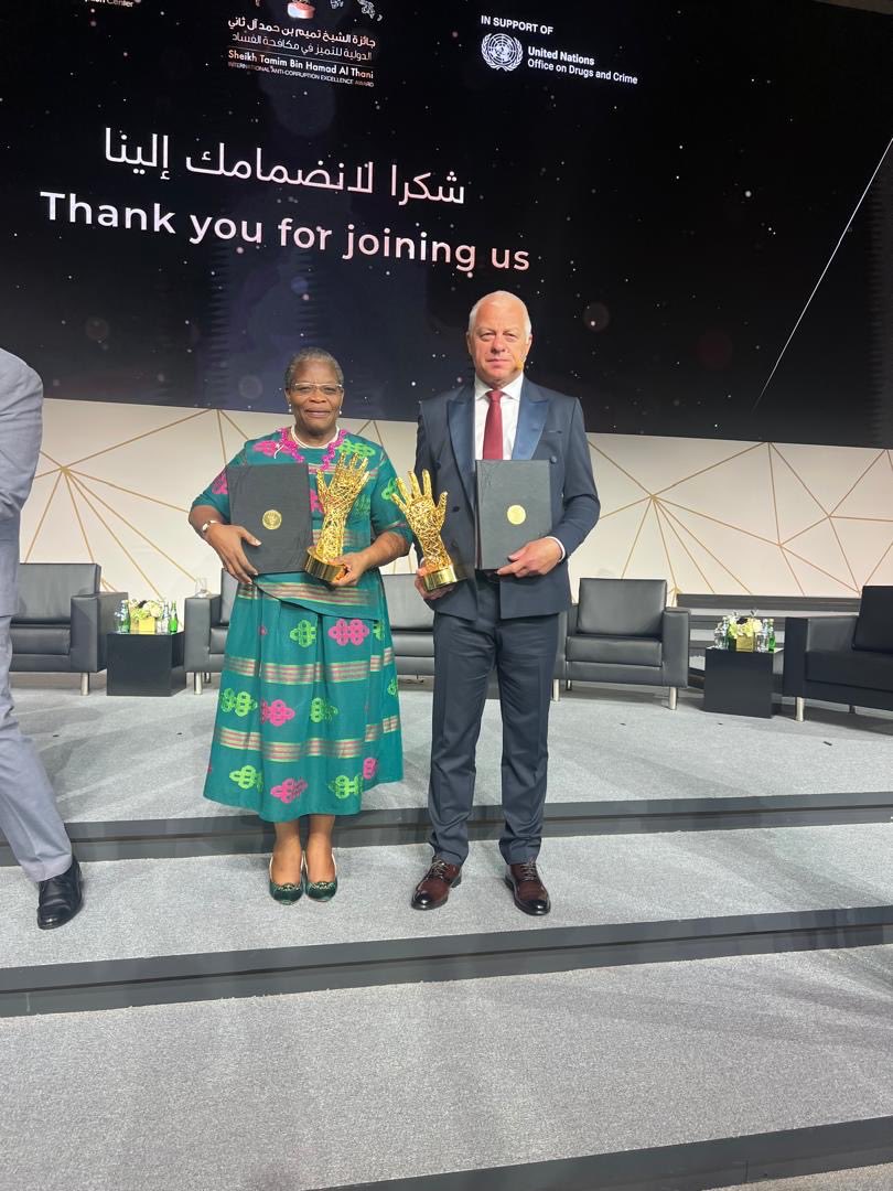 obyezeks's tweet image. Delighted to be a joint recipient of the 2025 International Anti-Corruption Excellence- ACE Lifetime Achievement / Outstanding Award. 

It is encouraging to see that my resolute character, consistent work on transparency, accountability, good governance, institution-building,…