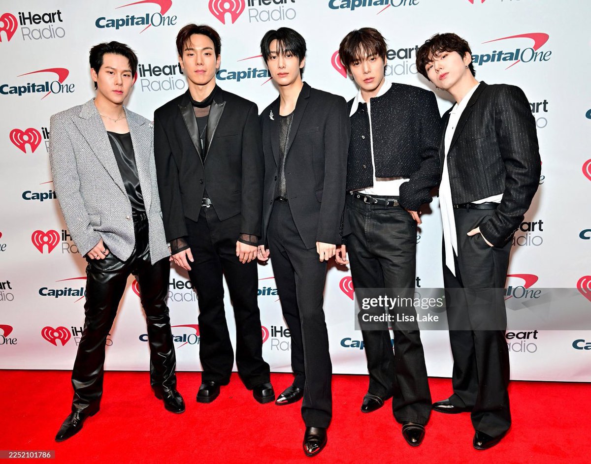 mxbase's tweet image. MONSTA X at Jingle Ball 2025 Philly #몬스타엑스 #MONSTAX