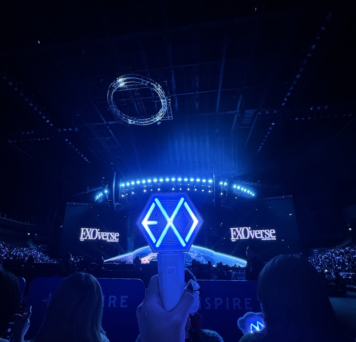 yu_myeon's tweet photo. Going home. See you next year, EXO 🤍 https://t.co/vYctEmQZSz